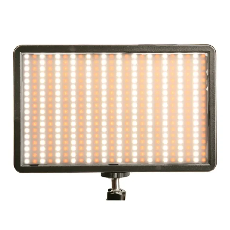 نمای روبروی نور LED بستون 432 عددی