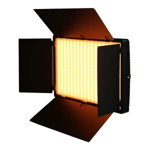 نور LED RGB گلدن‌پاور مدل 800 در حالت نوز زرد