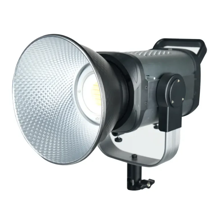 نمای روبروی نور LED گلدن‌پاور مدل COBAC-200A