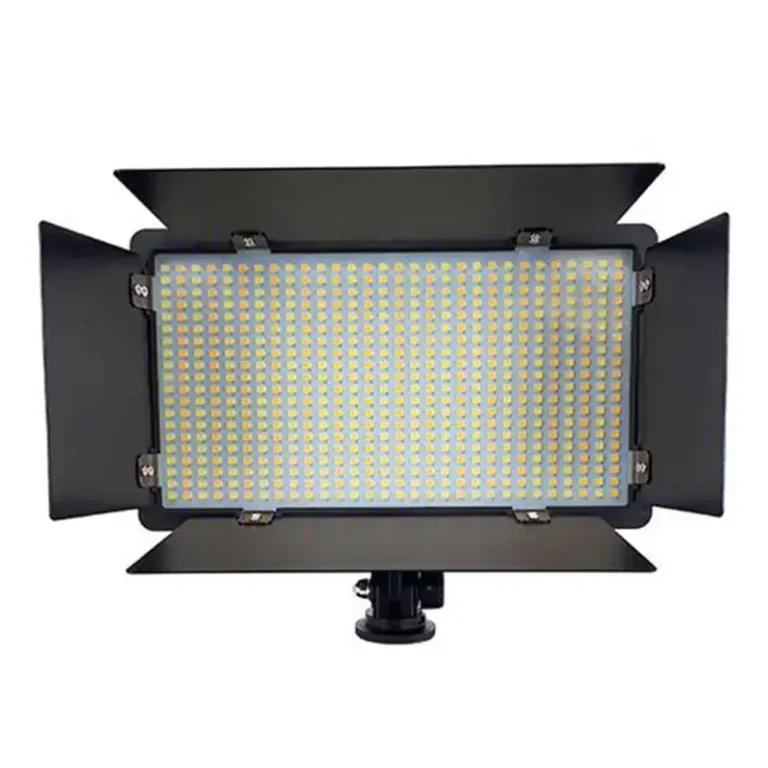 نمای روبروی نور LED گلدن‌پاور مدل U600 PLUS