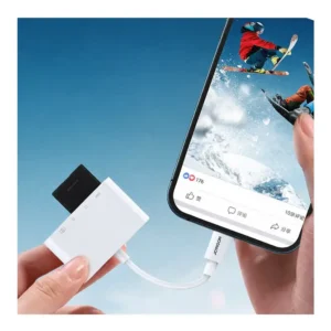 رم‌ریدر OTG لایتنینگ چندکاره جوی‌روم مدل S-H142 متصل به موبایل