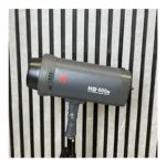 نمای کناری فلاش پرتابل جین‌بی مدل HD-600V (دست دوم)