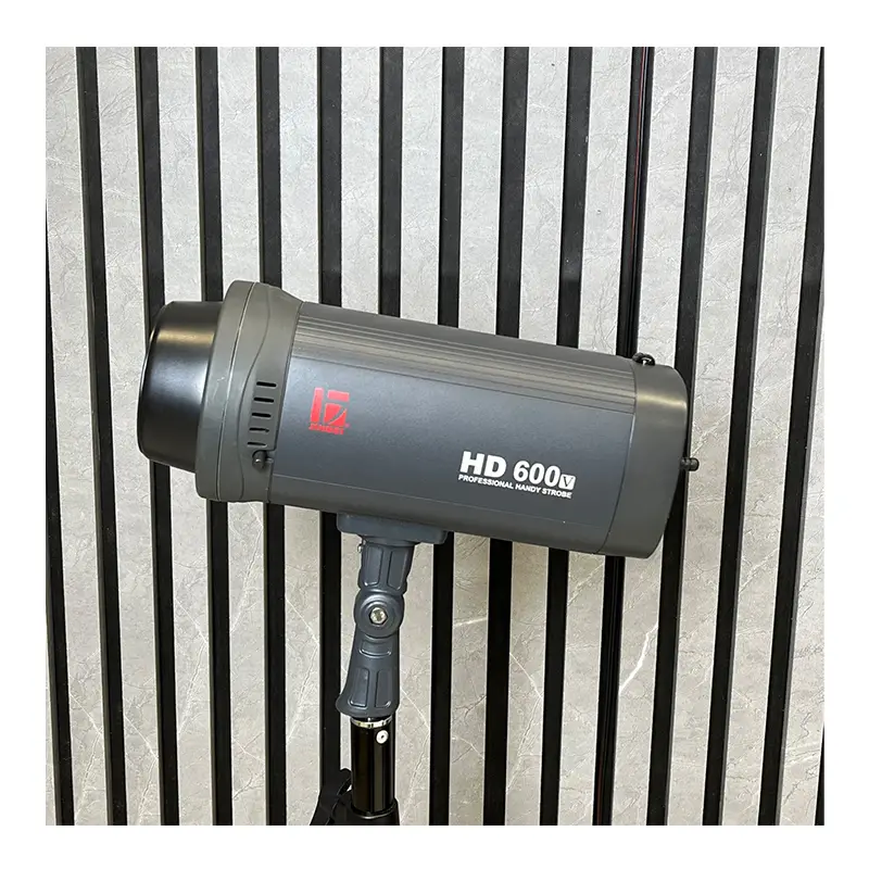 نمای کناری فلاش پرتابل جین‌بی مدل HD-600V (دست دوم)